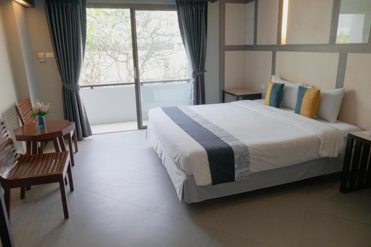 Sea Breeze Jomtien Resort Pattaya Exterior photo